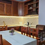 Bazaar's Eye, 3br, Central, Free Parking, Large Terrace