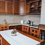 Bazaar's Eye, 3br, Central, Free Parking, Large Terrace Appartement Tirana
