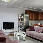 Bazaar's Eye, 3br, Central, Free Parking, Large Terrace