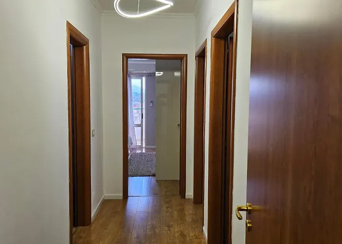 Bazaar's Eye Free Parking Spacious Tarrace * 地拉那