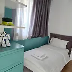 Bazaar's Eye, 3br, Central, Free Parking, Large Terrace Tirana