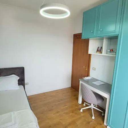 Bazaar's Eye, 3br, Central, Free Parking, Large Terrace Tirana