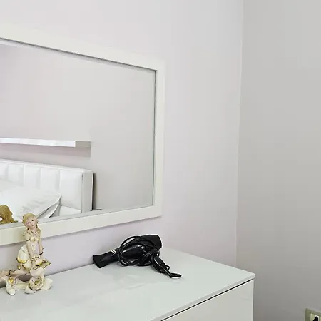 Bazaar's Eye, 3br, Central, Free Parking, Large Terrace Apartment