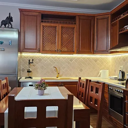 Apartment Bazaar's Eye, 3br, Central, Free Parking, Large Terrace *