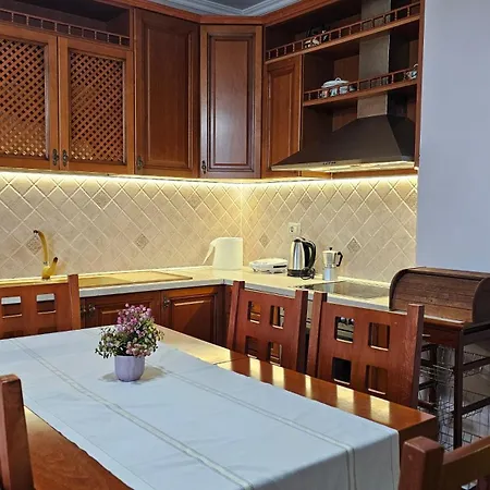 Bazaar's Eye, 3br, Central, Free Parking, Large Terrace