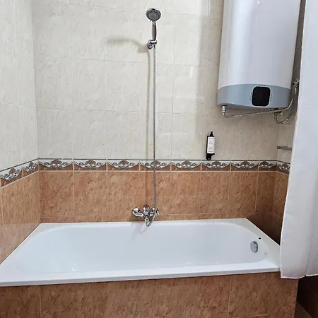 Bazaar's Eye, 3br, Central, Free Parking, Large Terrace Apartment *