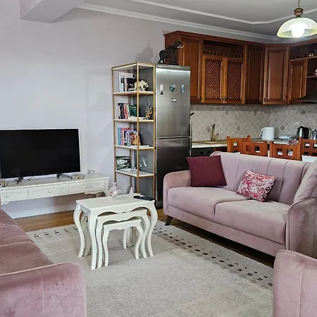 Bazaar's Eye, 3br, Central, Free Parking, Large Terrace Tirana
