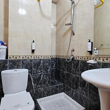 Apartment Bazaar's Eye, 3br, Central, Free Parking, Large Terrace *