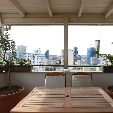 Apartment Bazaar's Eye, 3br, Central, Free Parking, Large Terrace