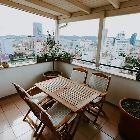 Bazaar's Eye, 3br, Central, Free Parking, Large Terrace Tirana