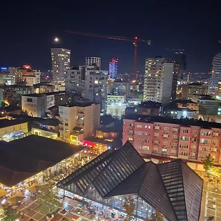 Bazaar's Eye, 3br, Central, Free Parking, Large Terrace Apartment *