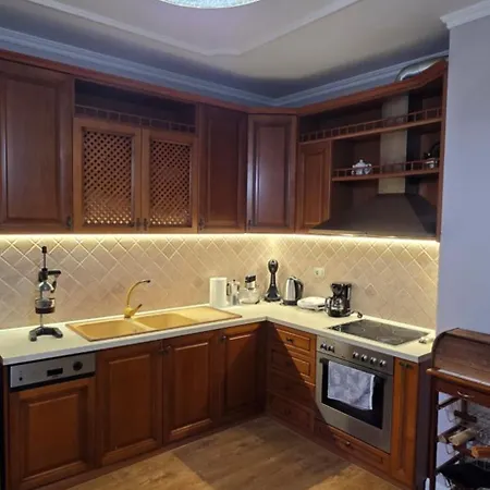 Bazaar's Eye, 3br, Central, Free Parking, Large Terrace