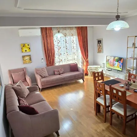Bazaar's Eye, 3br, Central, Free Parking, Large Terrace * Tirana