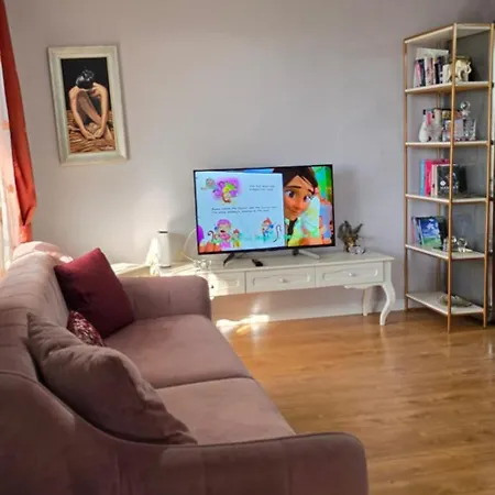 Apartment Bazaar's Eye, 3br, Central, Free Parking, Large Terrace Tirana