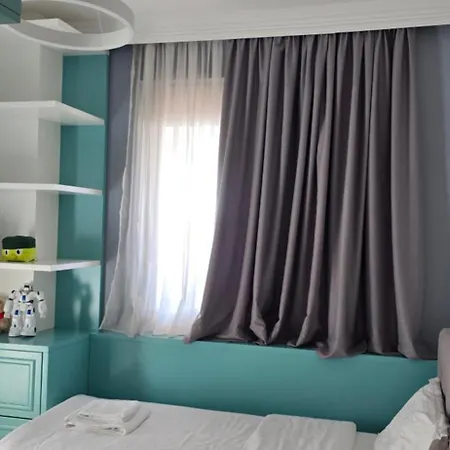 Apartment Bazaar's Eye, 3br, Central, Free Parking, Large Terrace Tirana