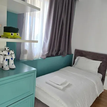 Bazaar's Eye, 3br, Central, Free Parking, Large Terrace Tirana
