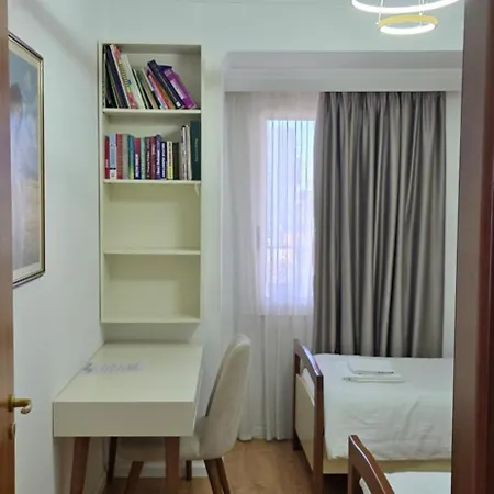 Bazaar's Eye, 3br, Central, Free Parking, Large Terrace Apartment